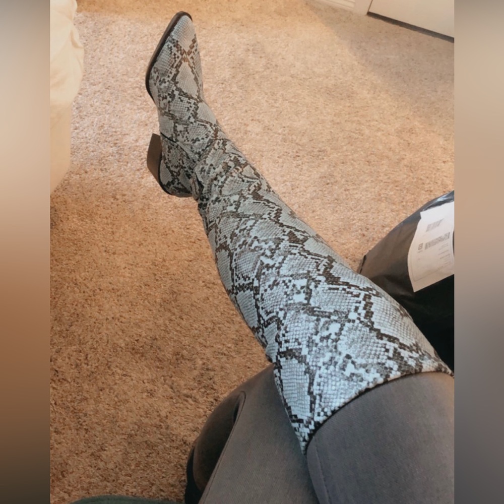 Gianni Bini Alyiraa Snake Print Stretch Over-The-Knee Block Heel Boots 💙